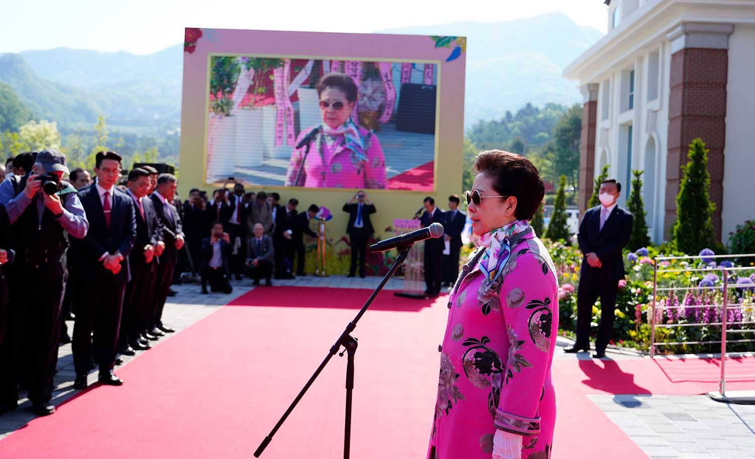 SHOCKING: ULTIMATE SAVIOUR IN PRISON – 100 COUNTRIES ALREADY TRAPPED IN THE WAR TRAP: WHAT ARE YOU WAITING FOR? ACT NOW!